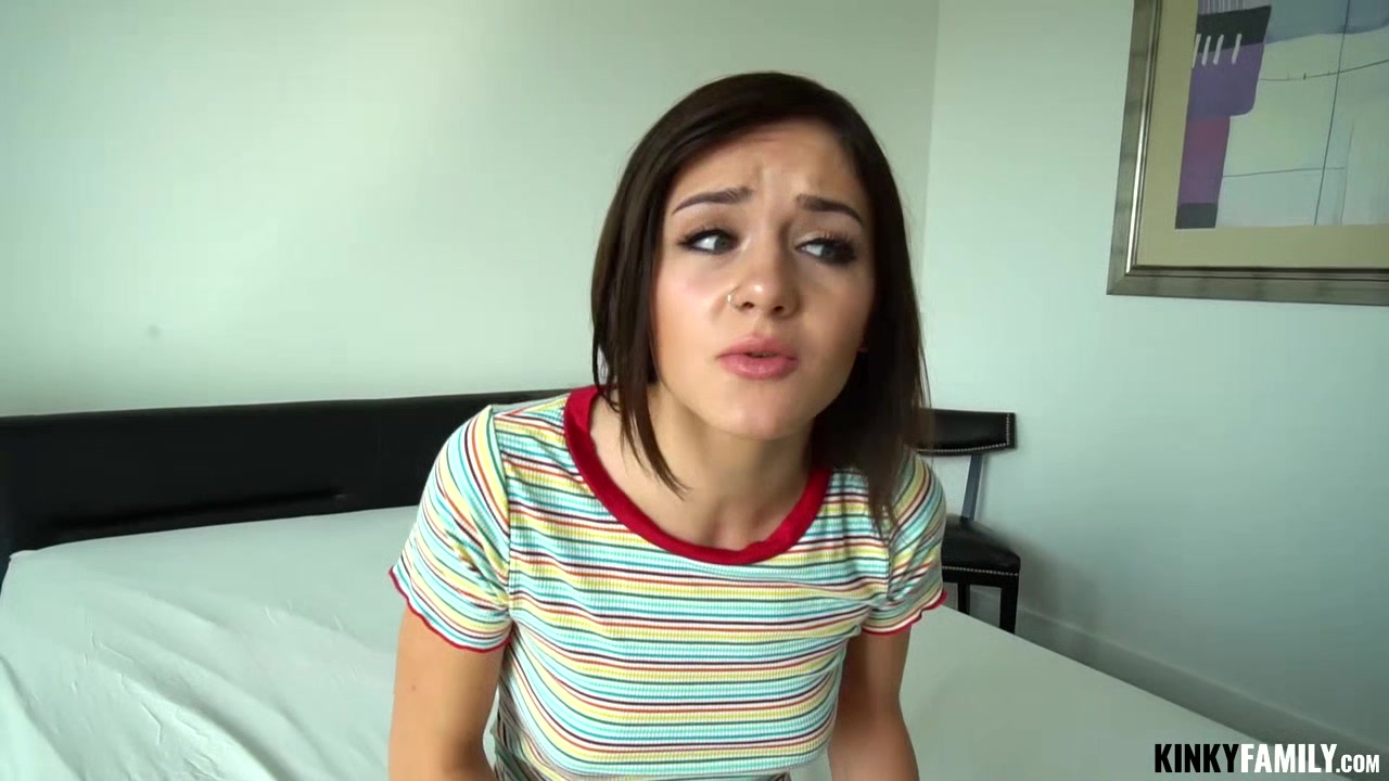 Kinky Family - Cash got me fucking my stepsis