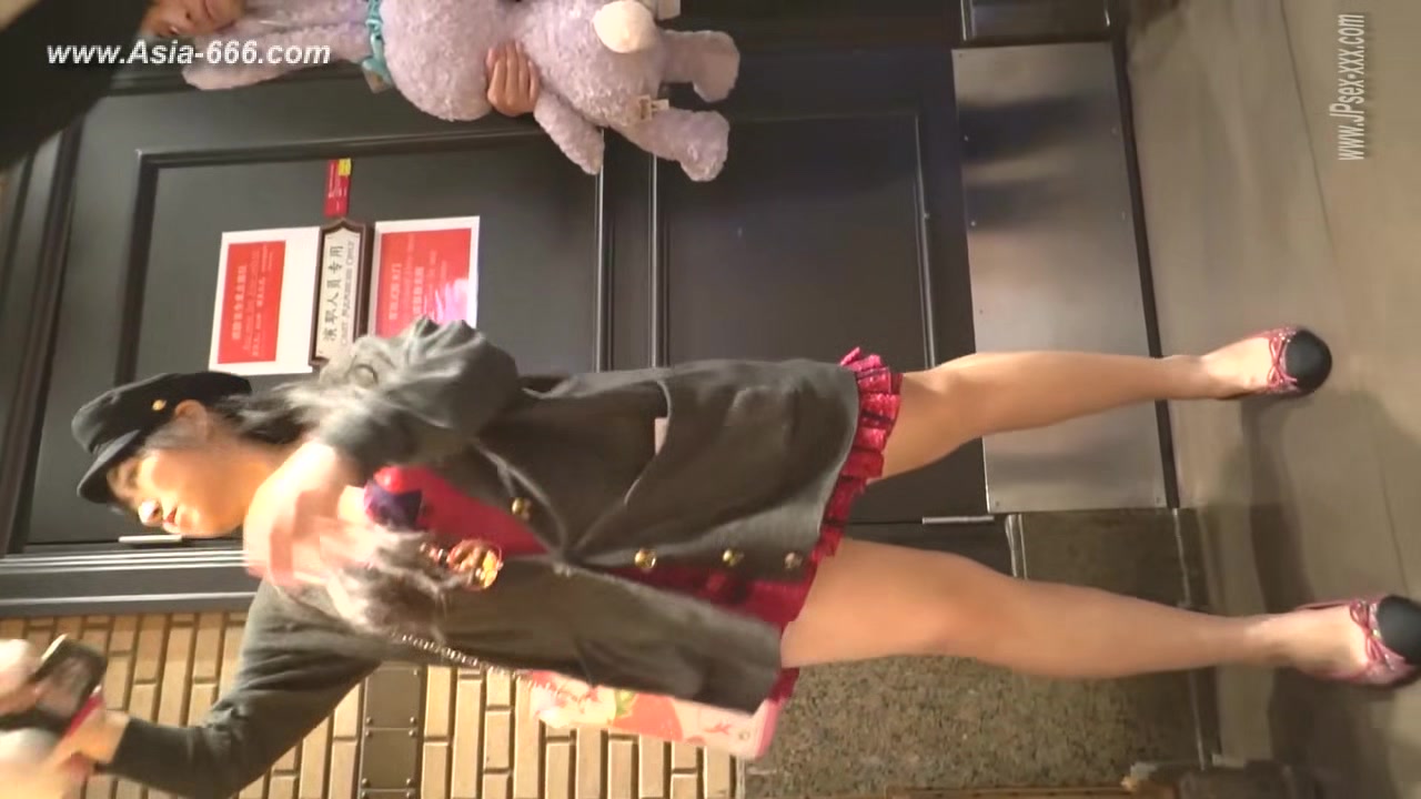 peeping chinese amateur upskirt.188