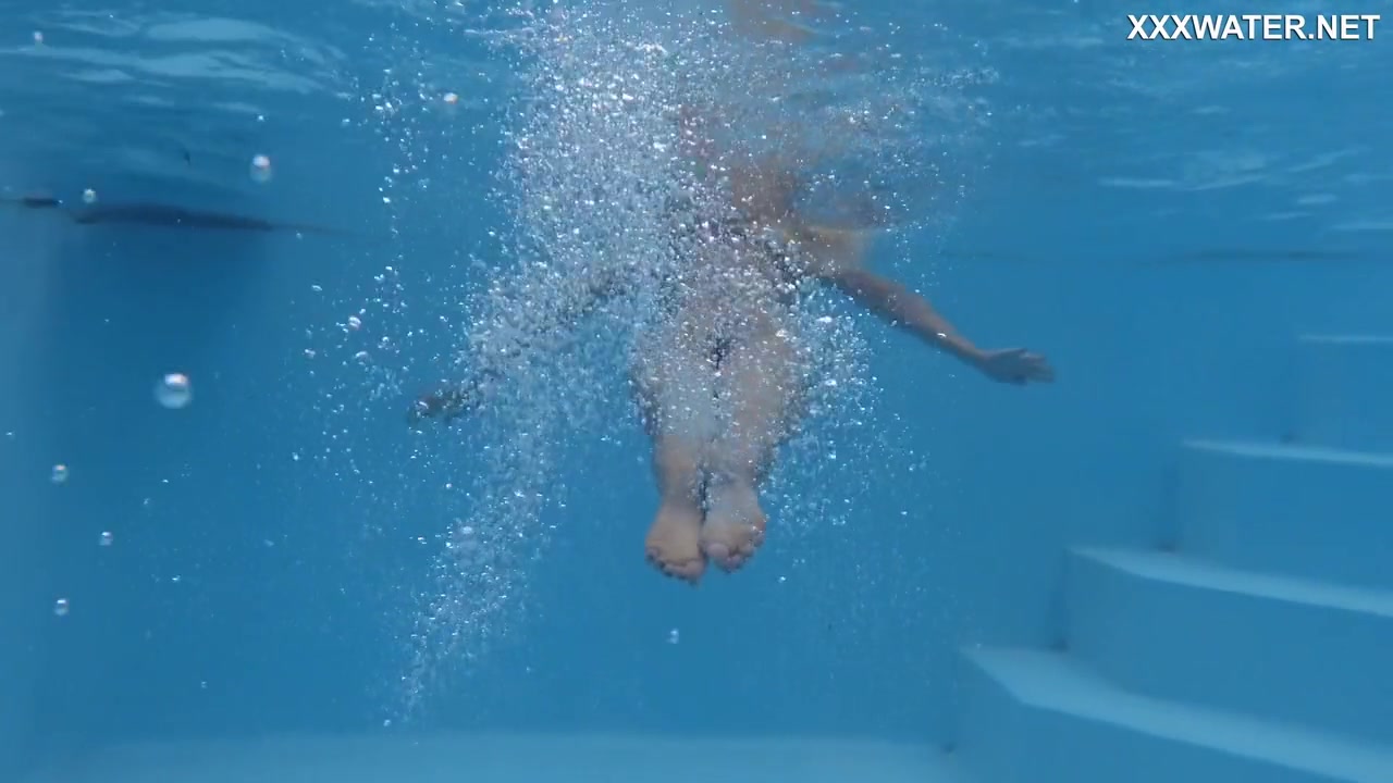 Hottest Stepmom Emily Swimming Naked And Horny - Emily Ross