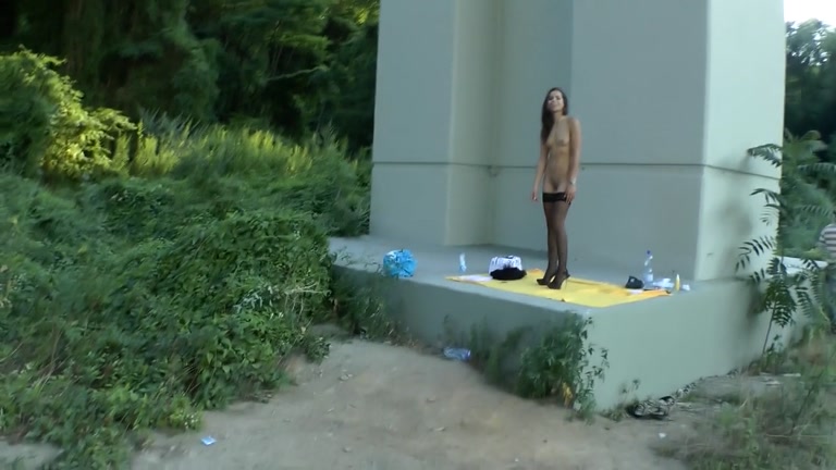 A young girl took off and fuck on the street