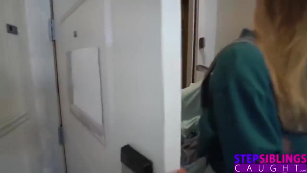 Pounding Raunchy Stepsister While She Crashes For A Week