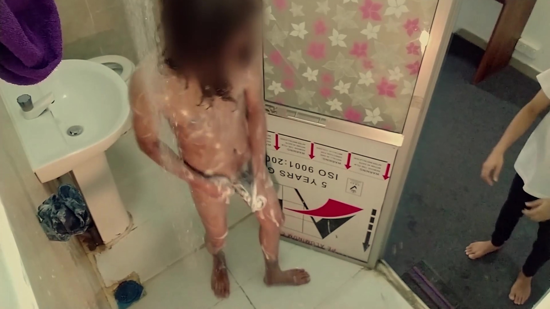 My Showed My Naked Body To My Hostel Friend