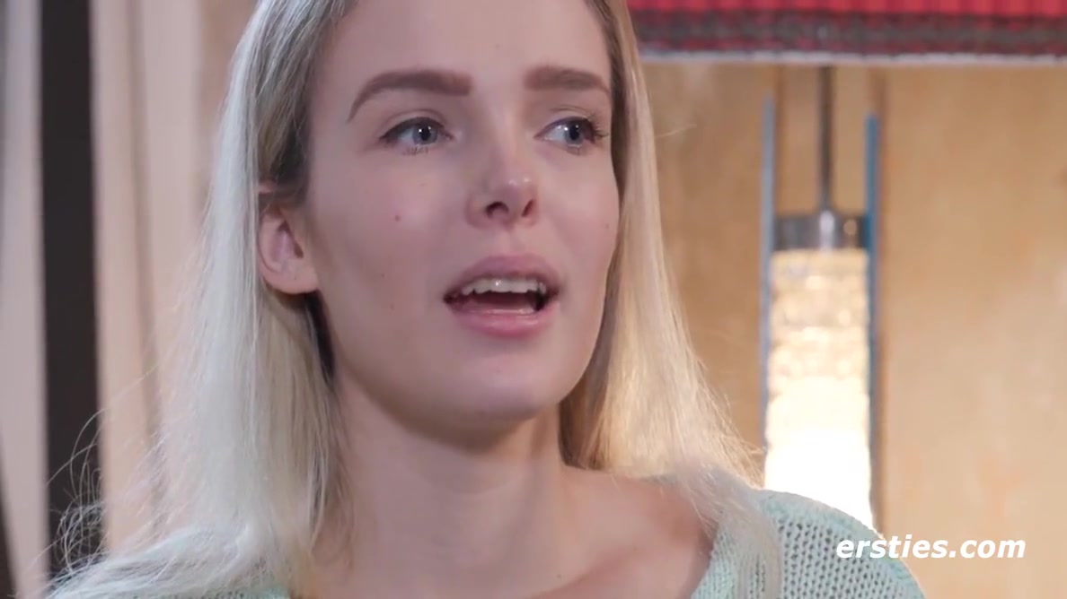 Die Blonde Sandy S Macht Es Sich Selbst Mit Einem G-punkt-dildo