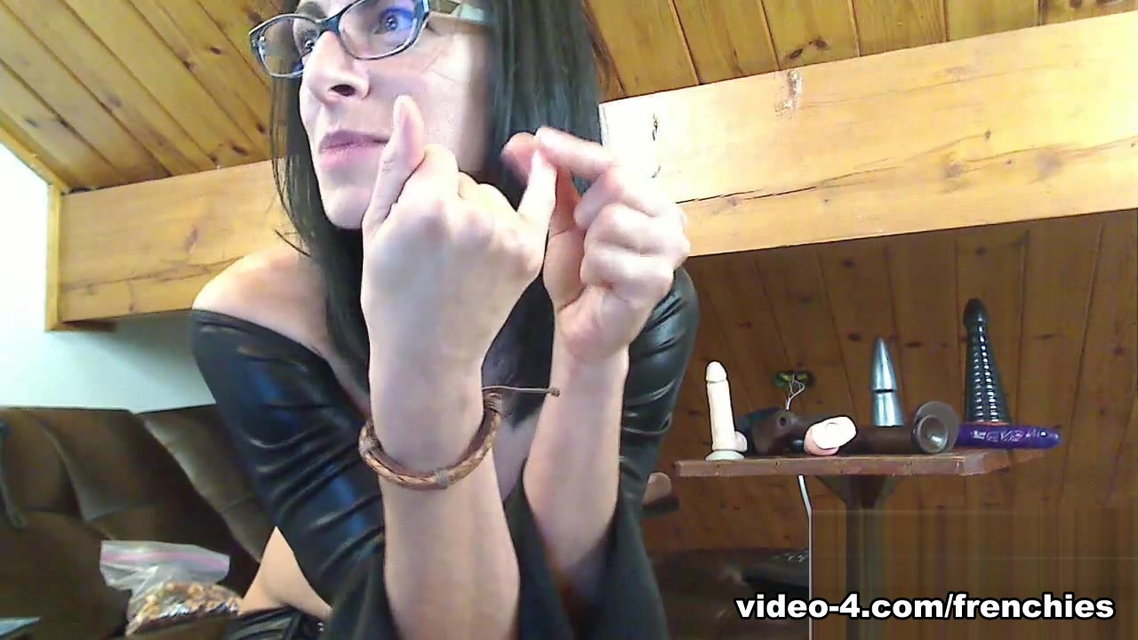 Livecam Bianca Gets Really Nasty In Small Cock Humiliation - KinkyFrenchies