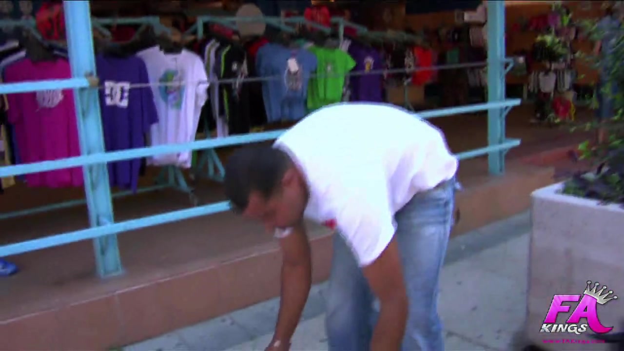We let a street vendor bust a Spanish ass