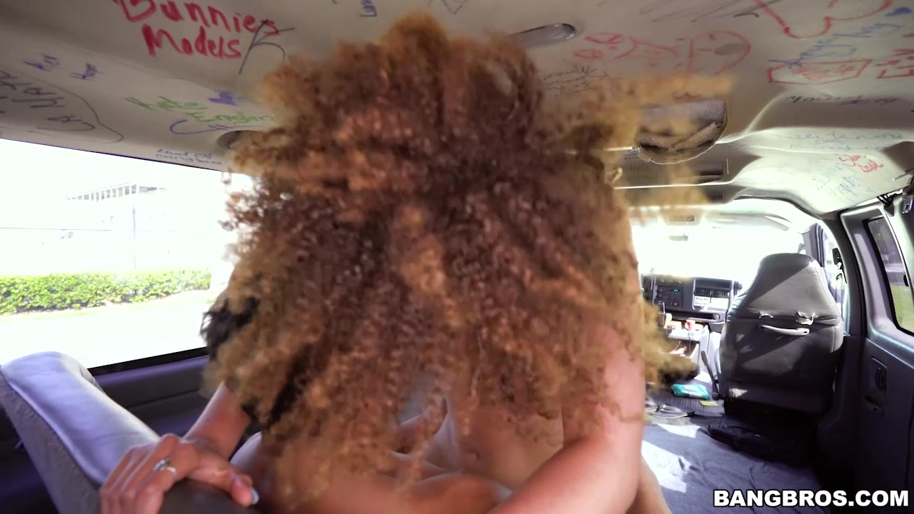 Payton gets big break on the bus - BangBus