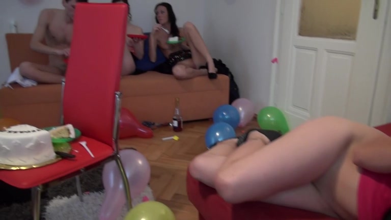 Hawt blondy copulates with 3 dudes