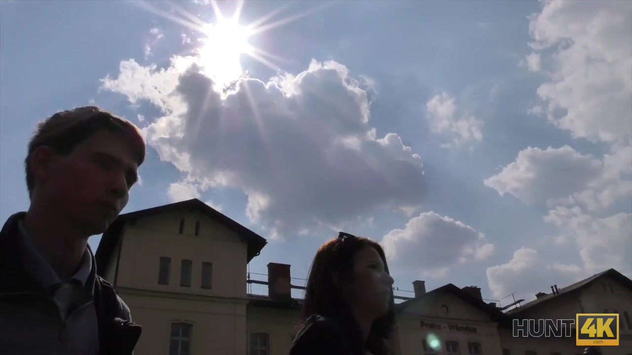 HUNT4K. guy fucking a hot chick in front of her bf