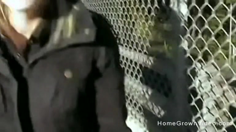 Blonde sucks and fucks her way out of being arrested