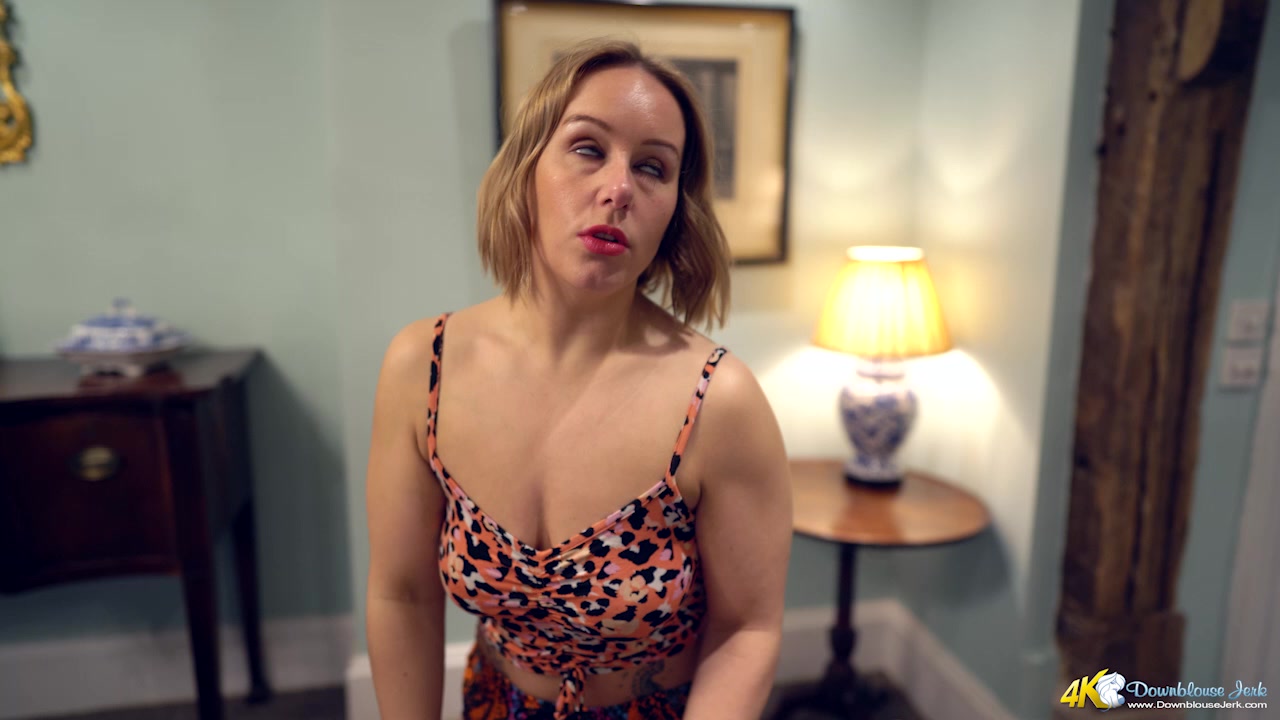 You Like To Be Teased - DownblouseJerk