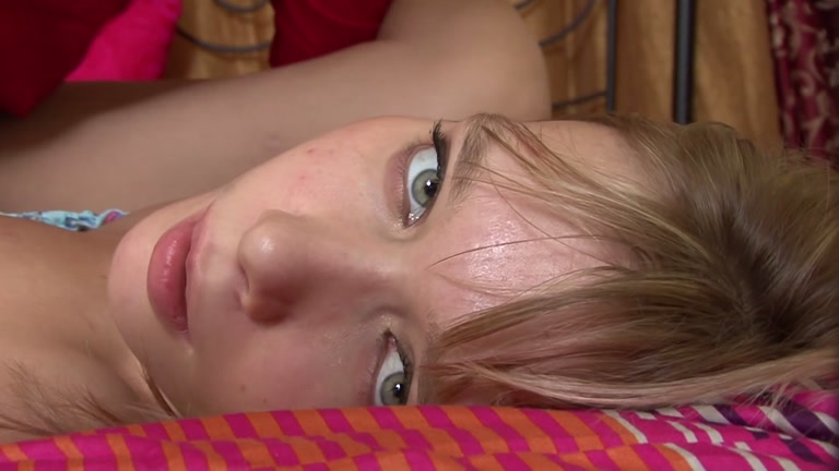 Hot blonde chick shamelessly fucks on camera