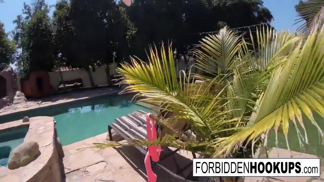 Delivery Guy Hooks Up With His Step Sister!