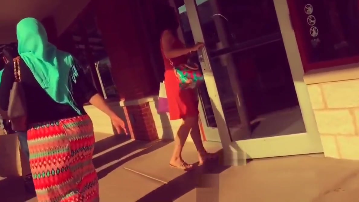 hijab wife big ass walking in street