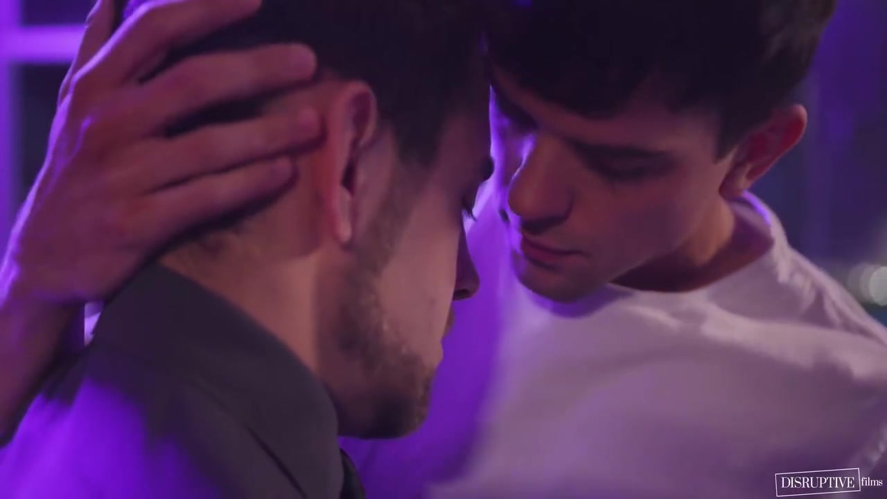 Tall, Dark And Handsome Rides The Rail - Dakota Payne And Dante Colle