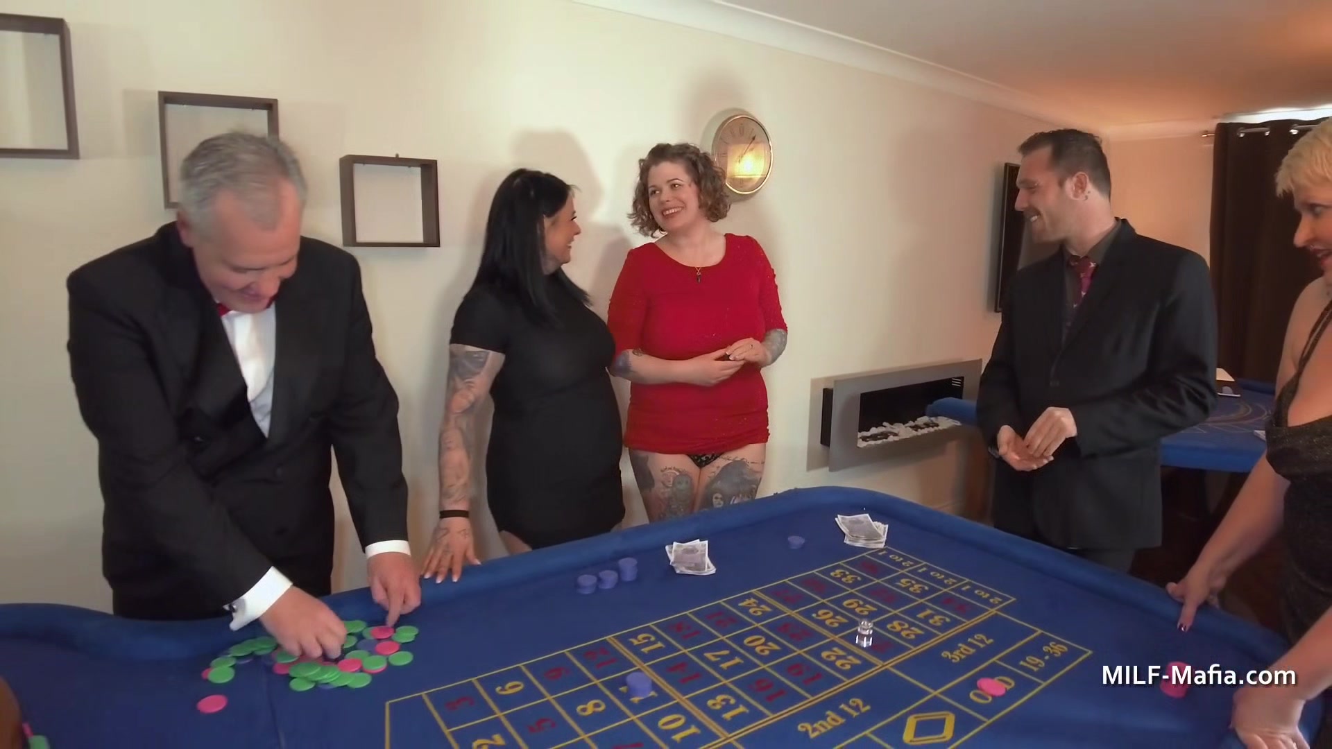 A night at the casino turns into a groupsex party