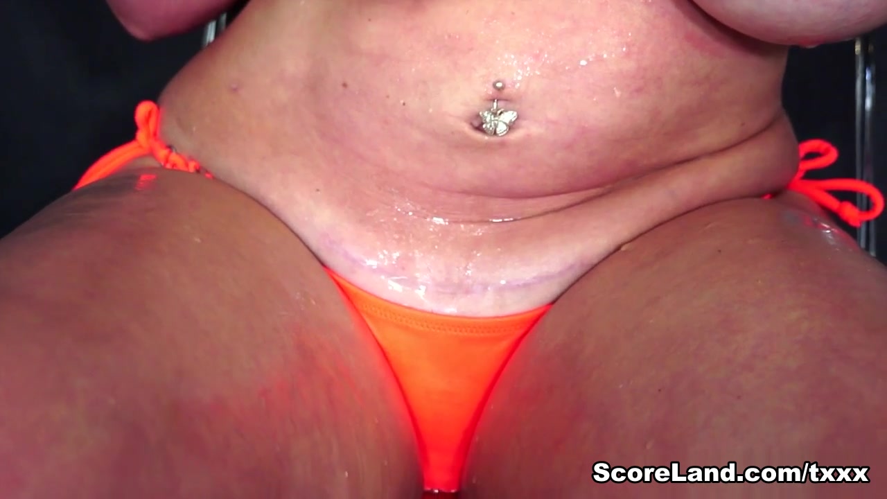 Tina Lee: Slippery When Sopping Wet - Tina Lee - Scoreland