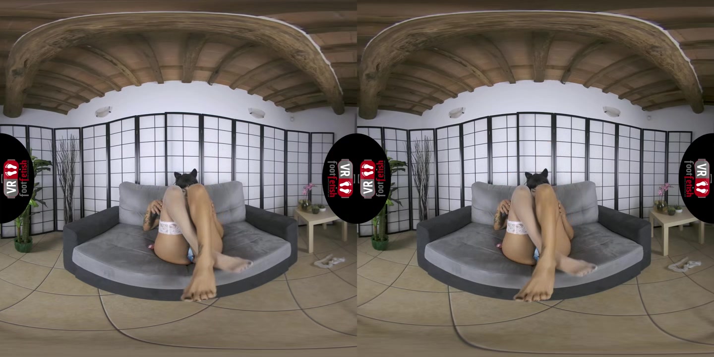 A Horny Ebony Babe Glorya Posing Her Feet And Dildoing Her Dark Muff In VR - VRFootFetish