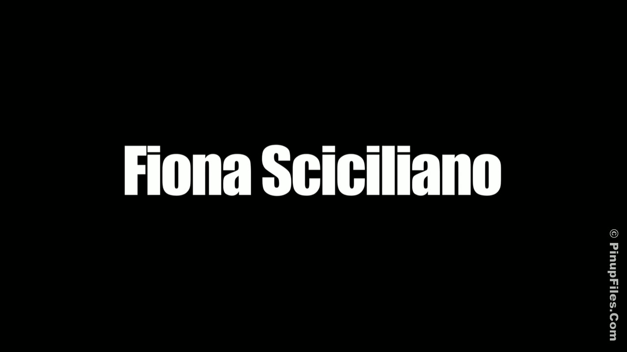 Fiona Sciciliano - Bikini Fun 2