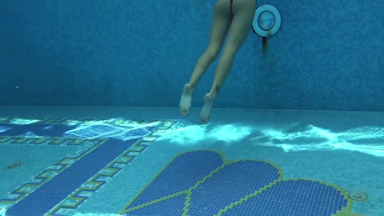 Tiffany Blonde Perfect Round Booty teen 18+ Swims Underwater And Undresses
