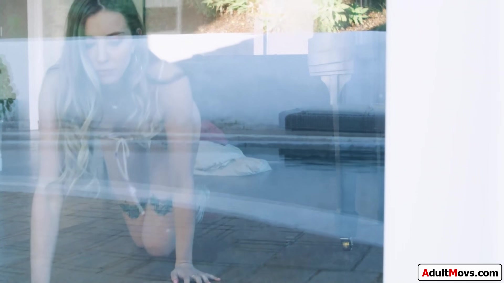 I almost got caught rubbing my pussy by the busty realtor