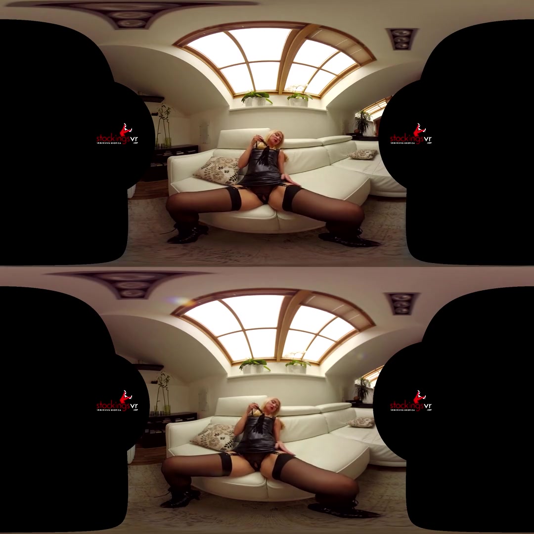 Victoria Puppy in Crotchless C*nt Victoria Puppy - StockingsVR