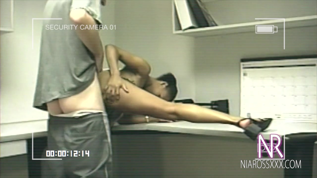 Security Camera Catch Couple - Sex Movies Featuring Niarossxxx