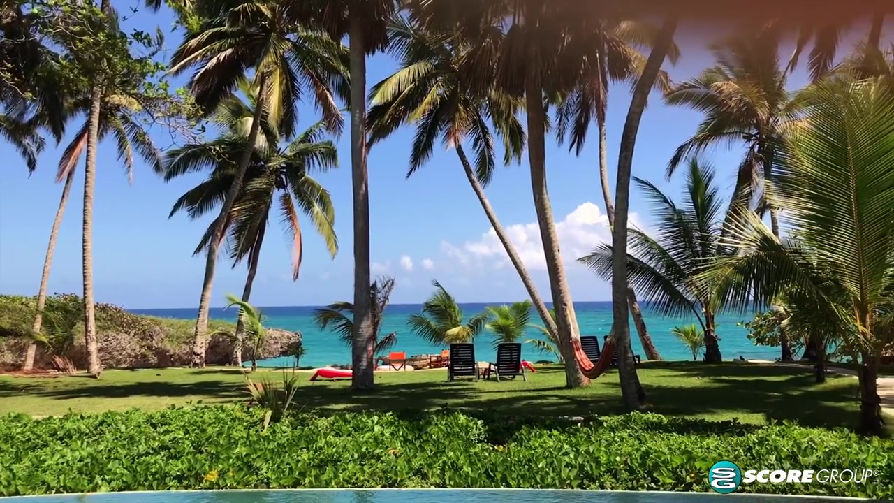 Sha Rizel Takes Us For An Island Stroll With Her Smartphone - ScoreLand