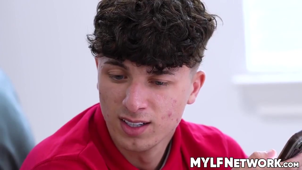 Jocks Lures Milfs And Into A Hot Fuck With Jimmy Michaels, Ethan Seeks And Sydney Paige
