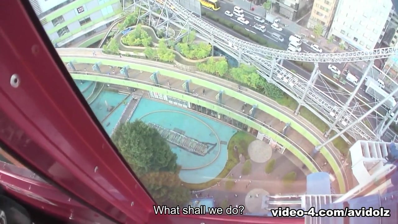 Sarina Tsubaki in Sarina Tsubaki is fingered and gets to suck cock inside a Ferris wheel - AviDolz