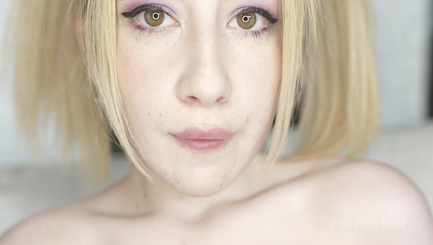 #1 blonde teen 18+ on kangaroo dick (wet) - PissVids