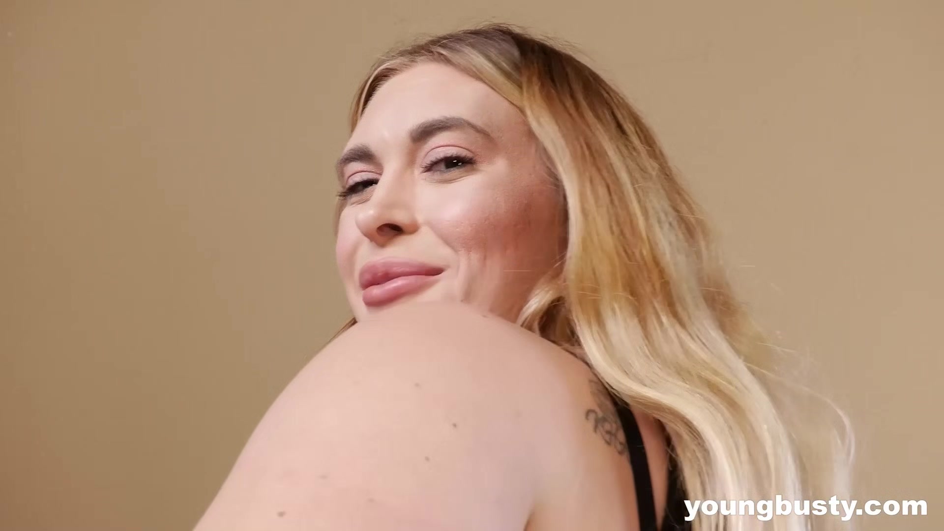 PAWG Princess Lindsay Lee Pounded hard at YoungBusty