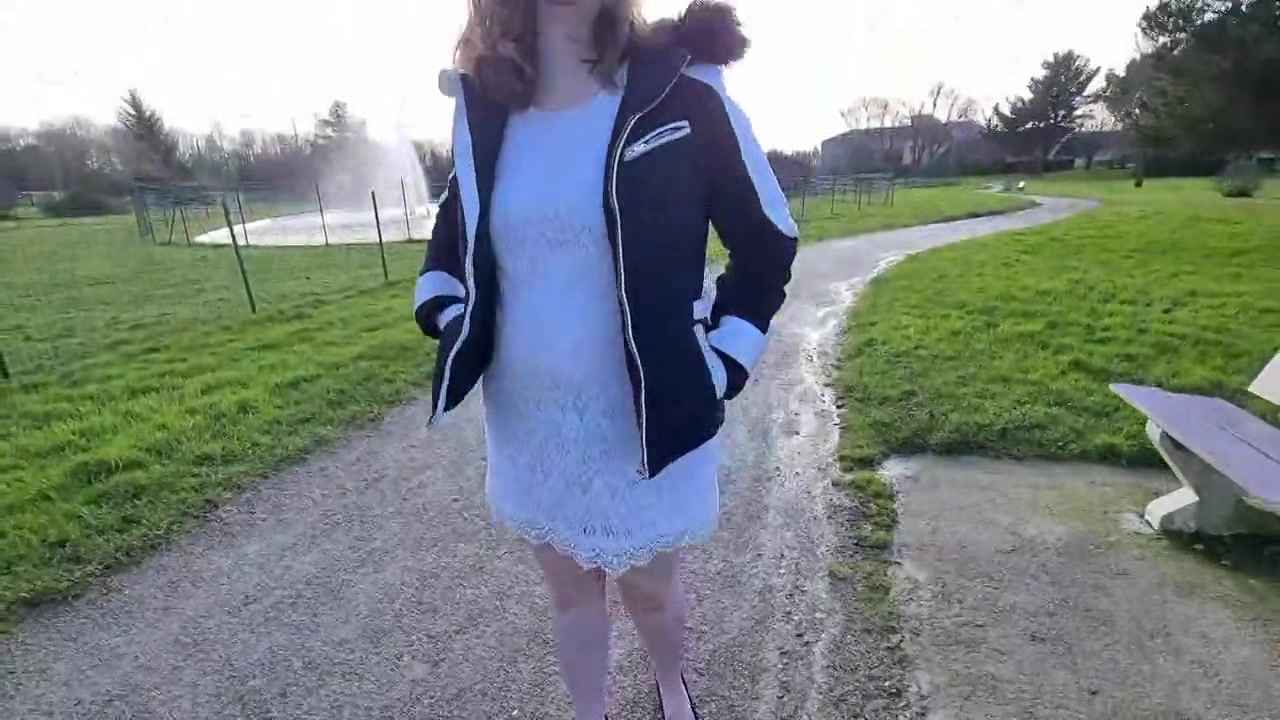 Alicia, 32 years old, takes the direction of the hardcore! - Jacquie et Michel TV