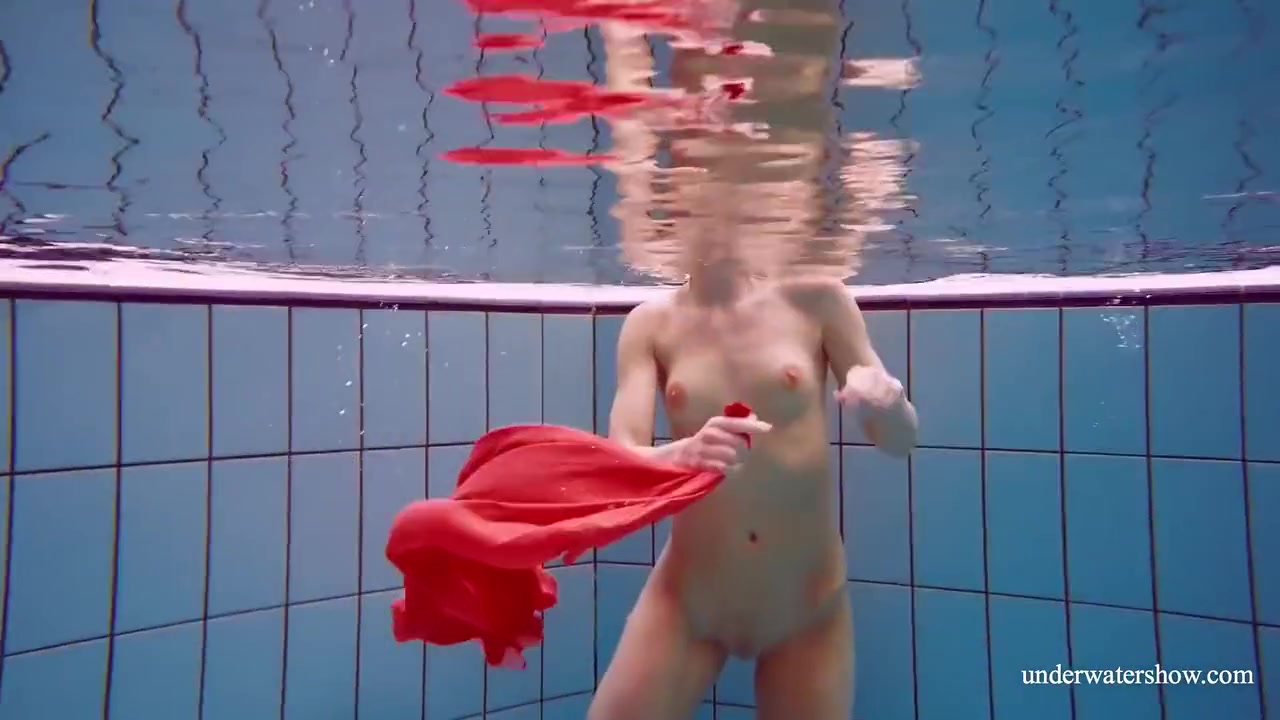Sexy Naked Twat Avenna Swims Nude In The Pool