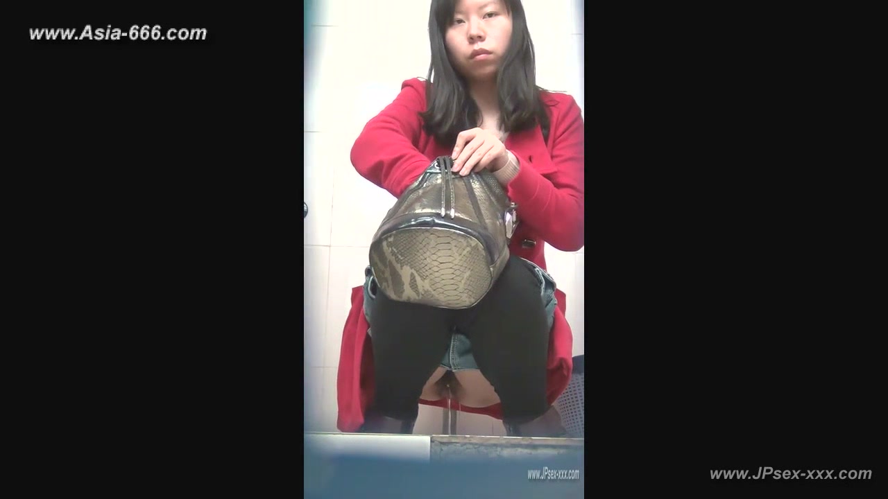 chinese girls go to toilet.149