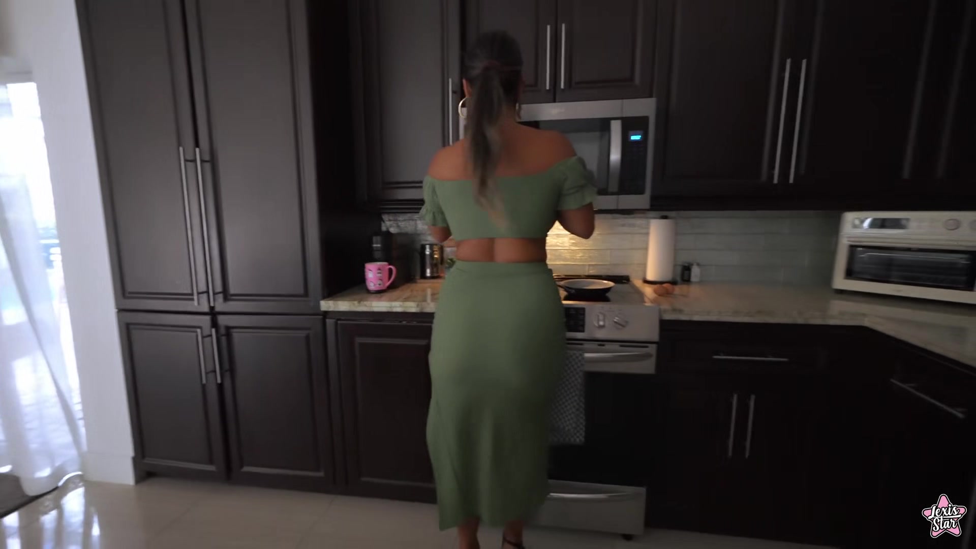 Omg Stepmom Gets Massive Facial - Lexis Star