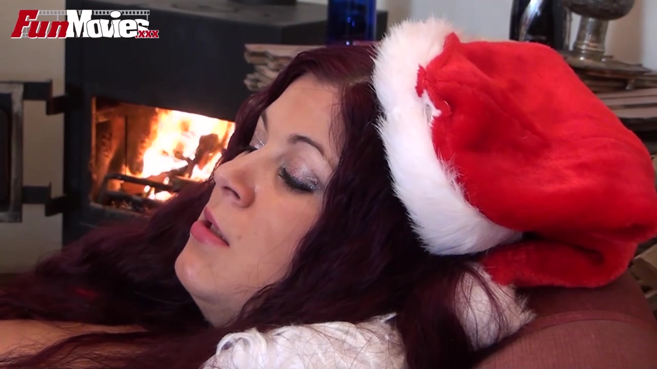 Redhead Step mother Christmas Solo Cora Kitty