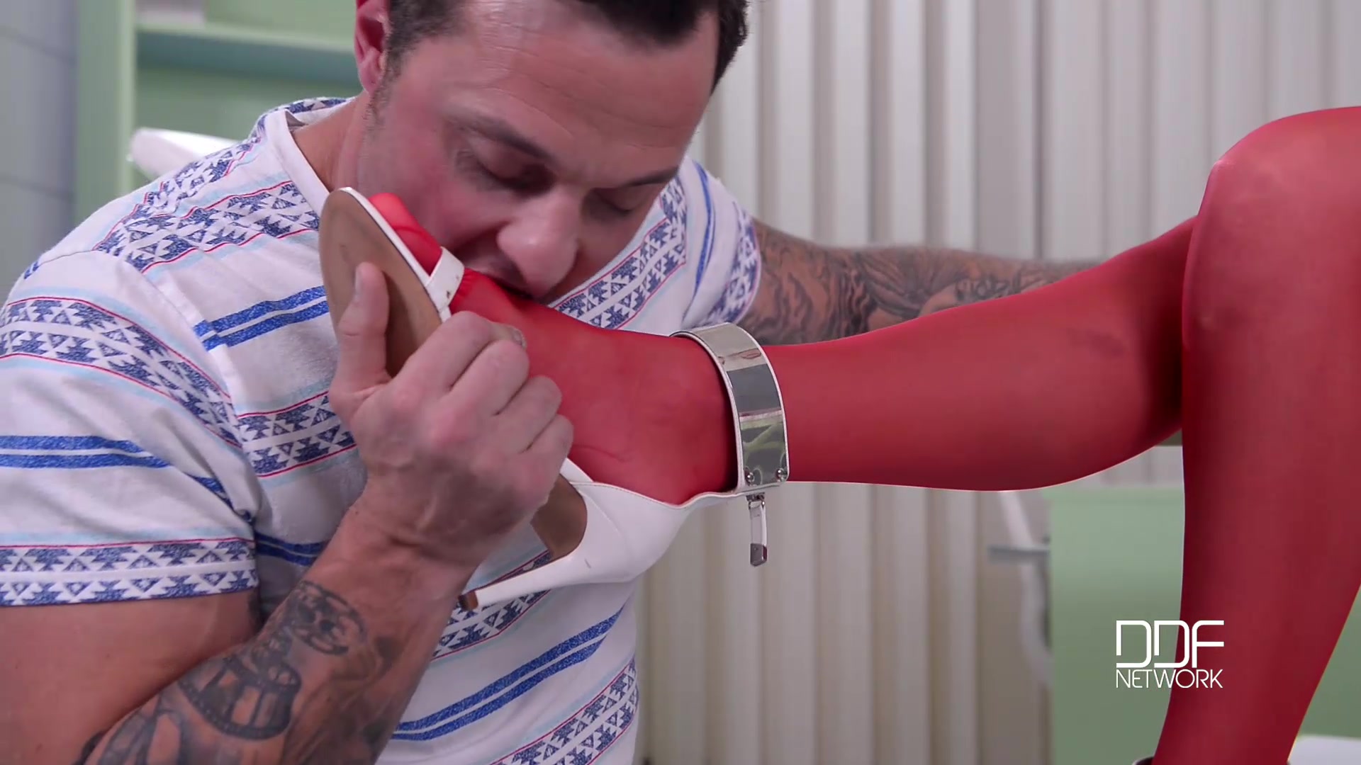 Meet Doctor Footjob - PornWorld
