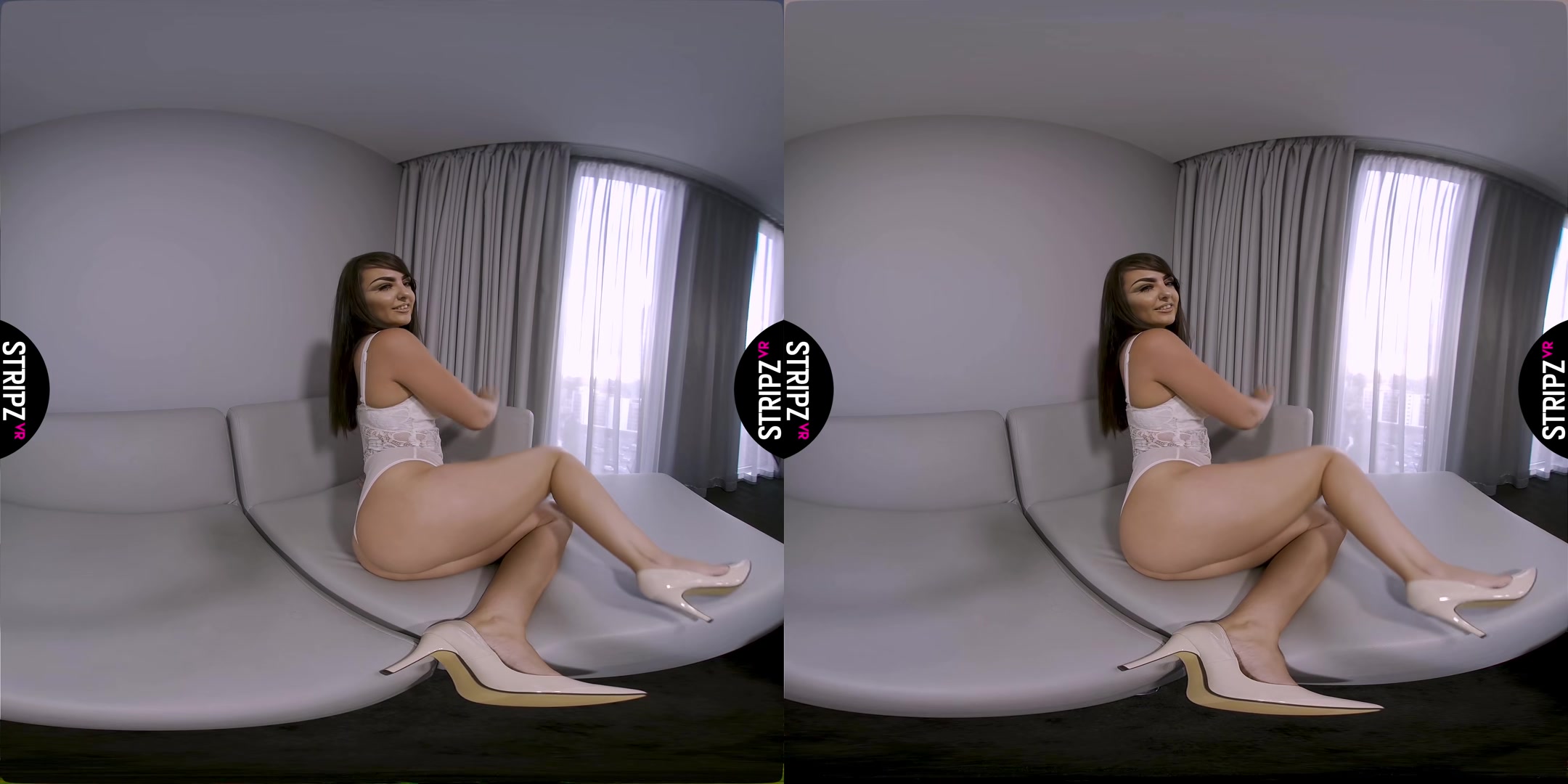 Tease To Please! - StripzVR