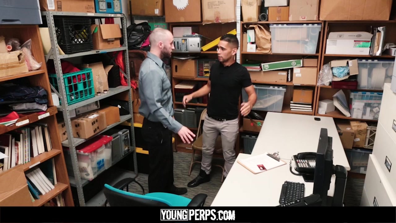 YoungPerps - Latin Guy Gets Used By Mall Cop