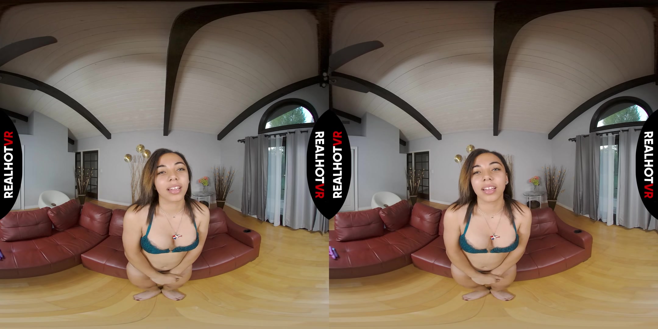The Magic of Pussy Licking - Spreading My Amazing Lips Up Close - RealHotVR