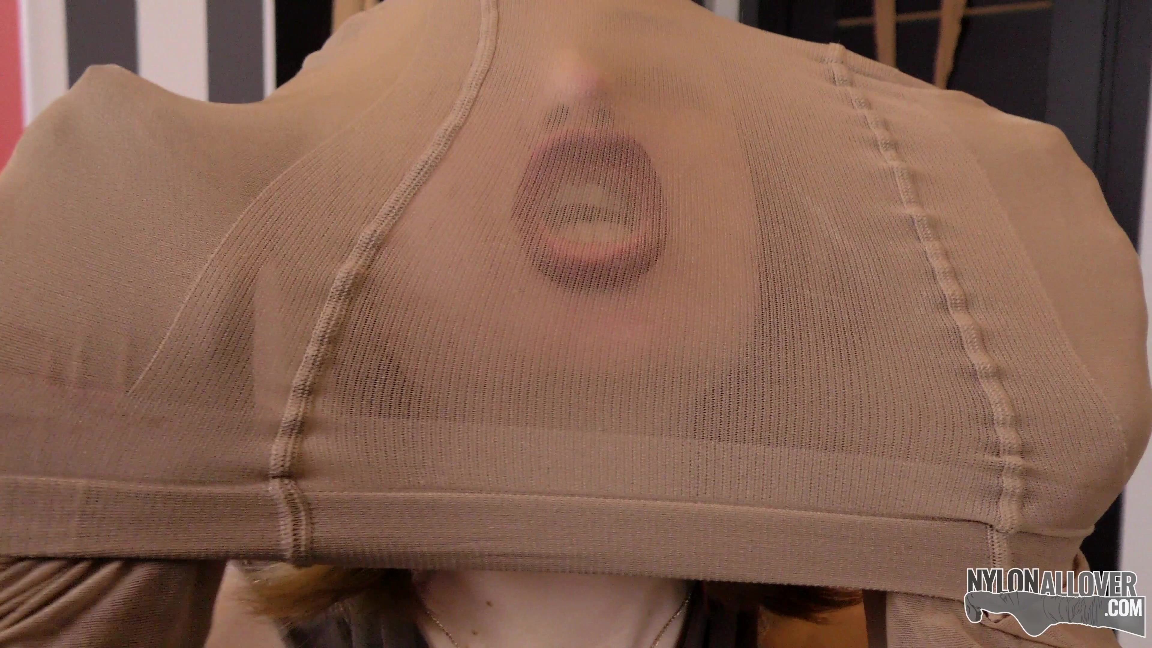 Emma Feeds Your Pantyhose Addiction