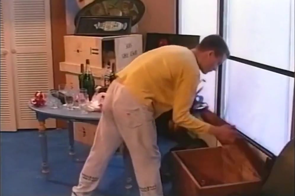 Versatile Twink Houseboi, takes It His Stride