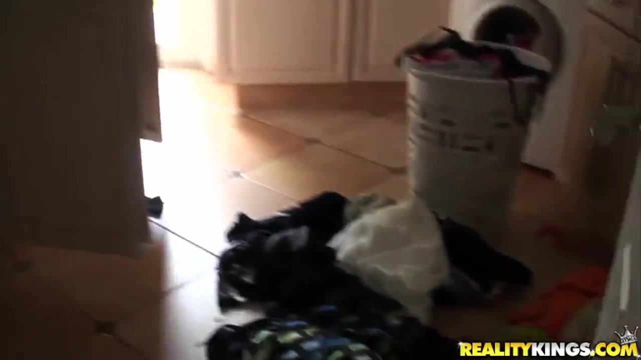 Naked MILF Cleaning Lady Shows Off Her Sexy Slim Body