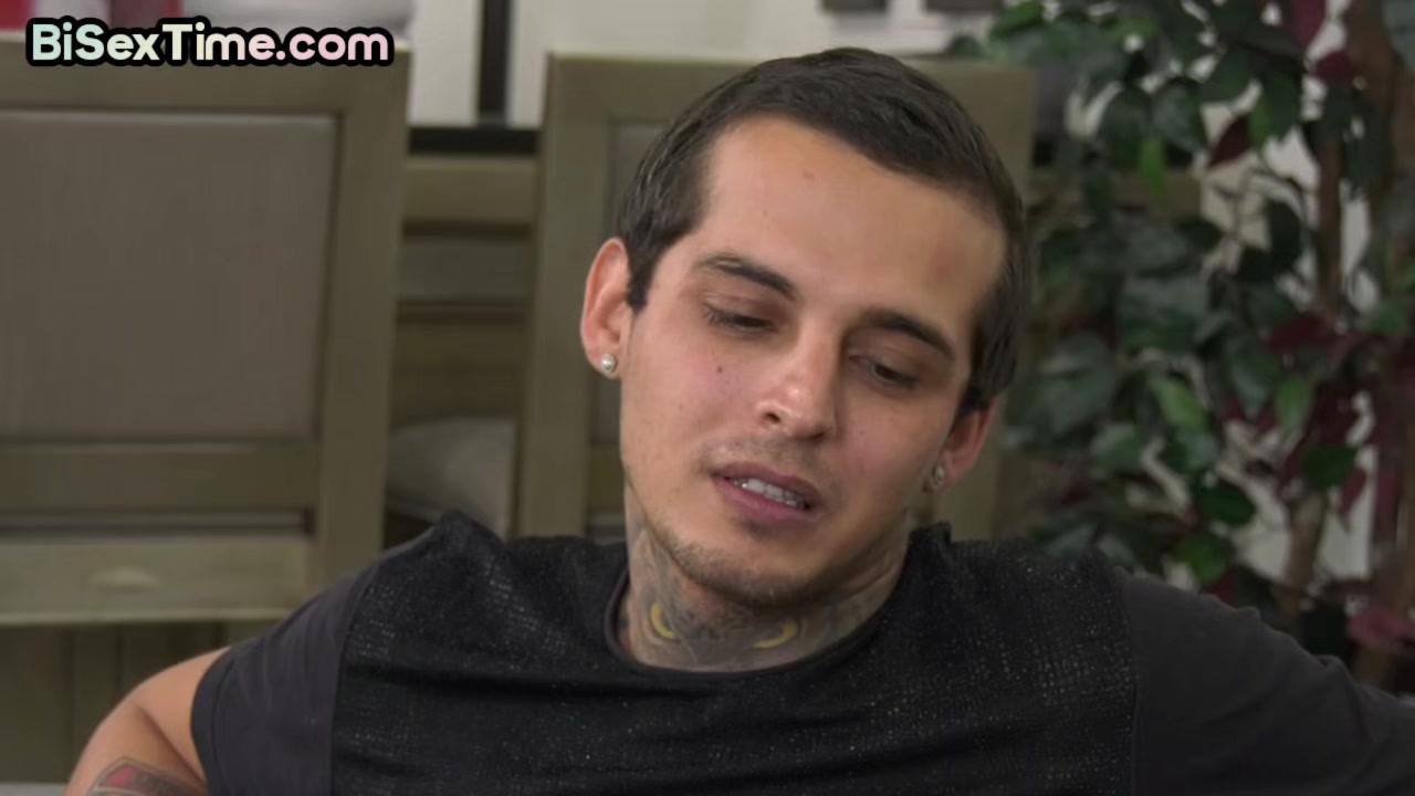 Hot bisexuals love fucking 21yo slut in threesome fuck