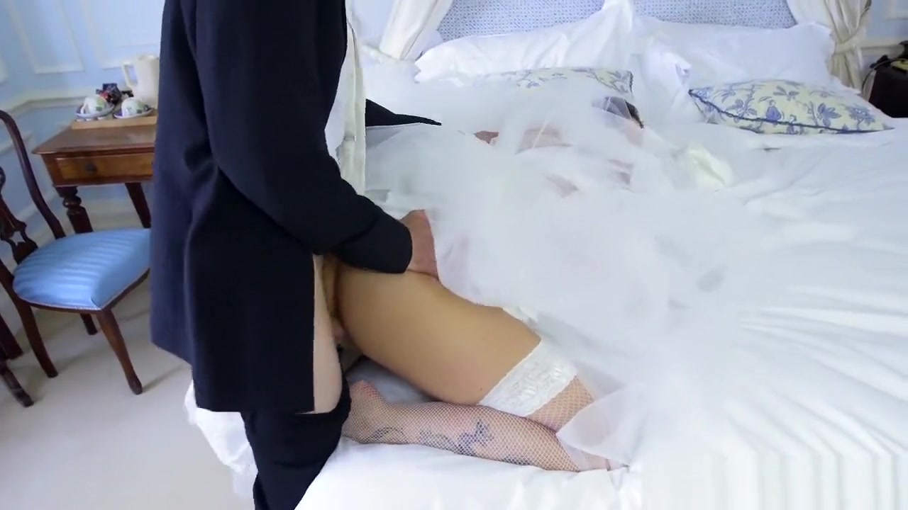 Cheating bride Simony Diamond loves anal - Brazzers