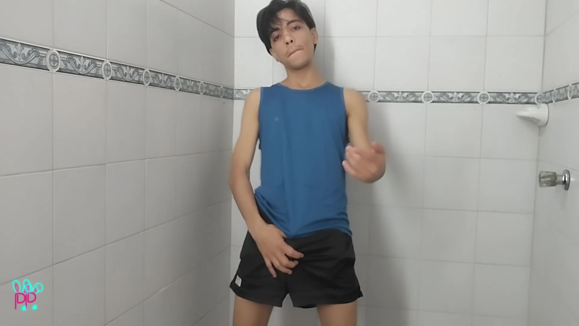 Exclusive Show In The Bathroom Fucking A Tight Ass