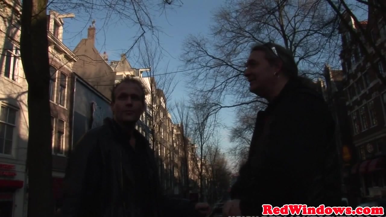 Creampied amsterdam hooker giving head