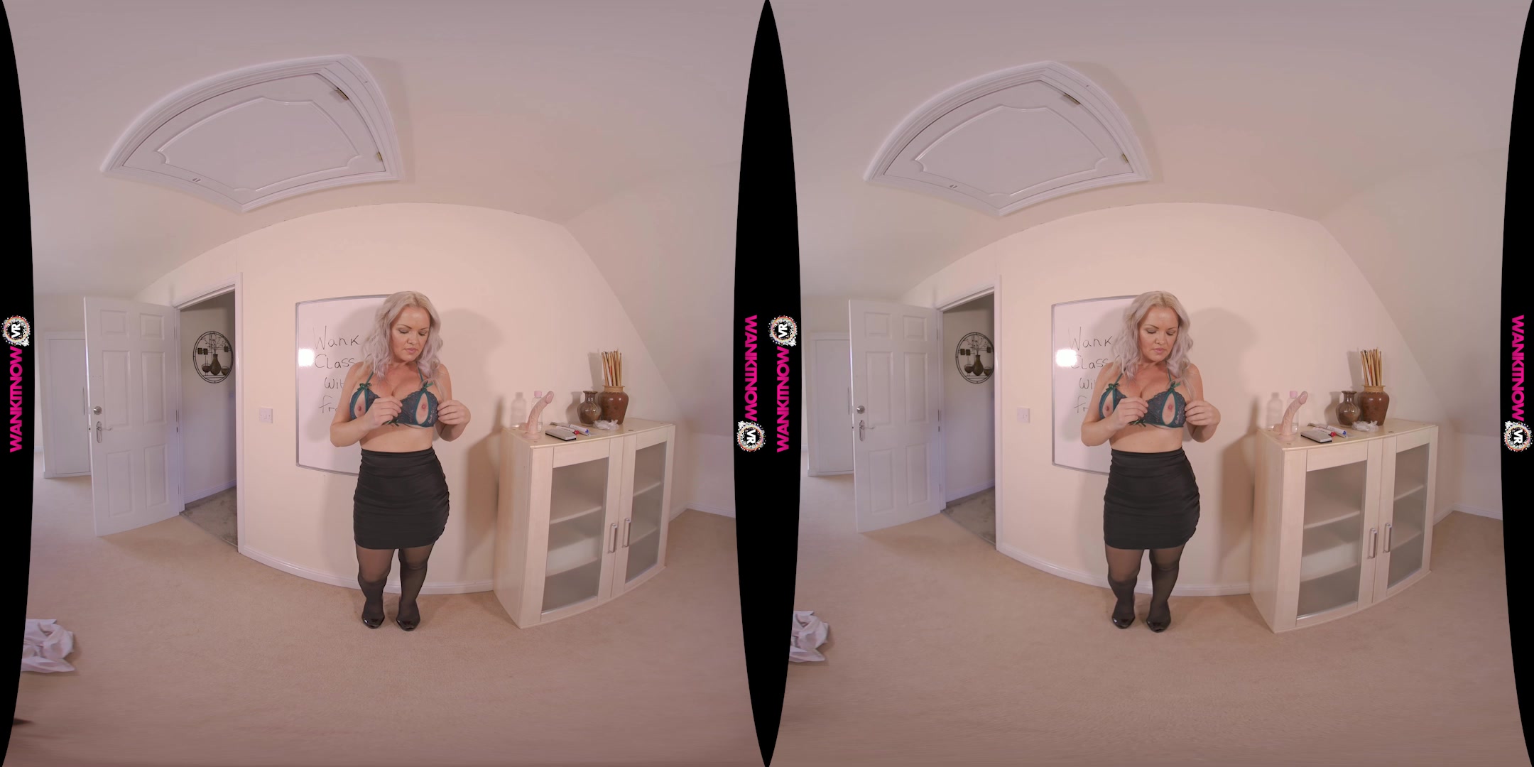 Wank Class featuring Frankie Babe - WankitNowVR