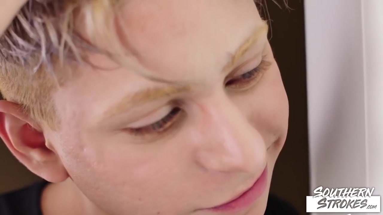 Daniel Hausser In Twink Gay Receives Sensual Blowjob