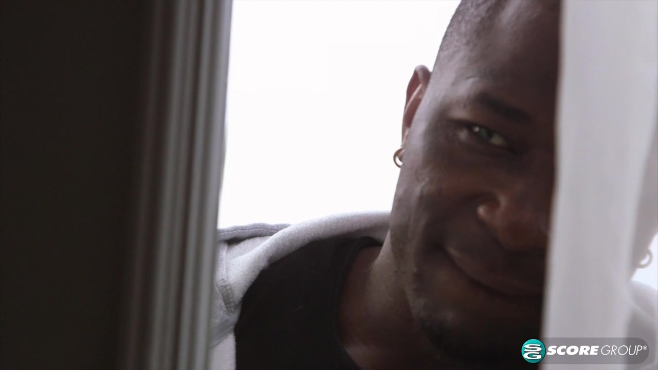 Dee Williams takes a big, black cock up her ass - 40SomethingMag